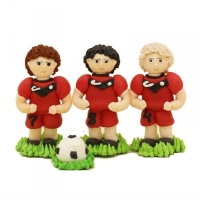 Figurki cukrowe - trzej piłkarze w czerwonych strojach